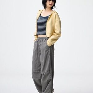 GU tech nylon relaxed pants